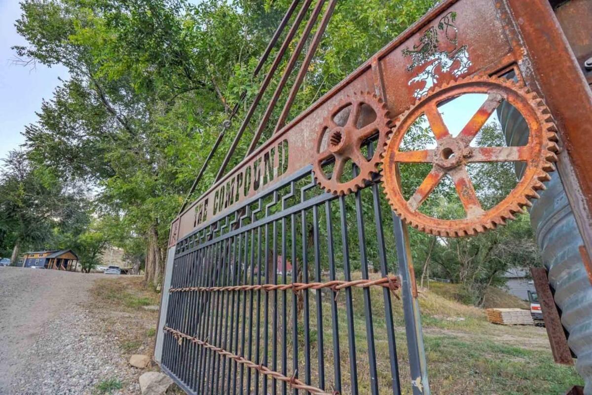 Red Rock Treehouse Unique In Old Colorado City Colorado Springs Kültér fotó